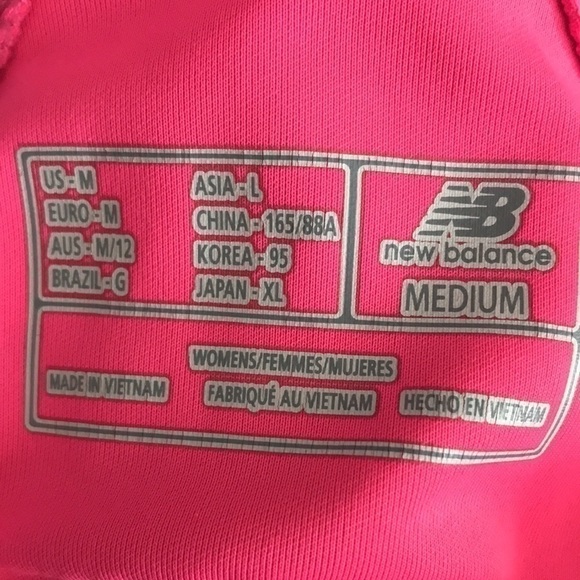 New Balance Racer Back Athletic Tank Size Medium - Picture 8 of 8